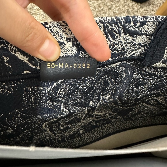 Large Dior Book Tote Blue Toile de Jouy Reverse Embroidery - Picture 9 of 11